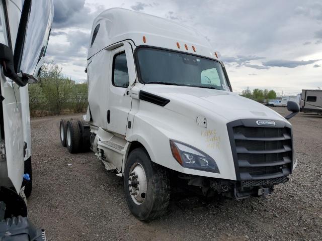  Salvage Freightliner Cascadia 1