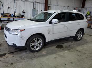  Salvage Mitsubishi Outlander