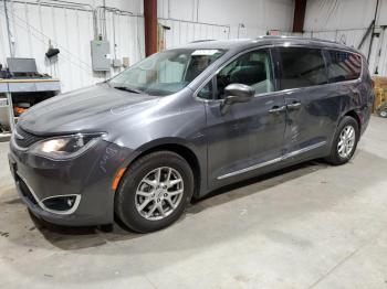  Salvage Chrysler Pacifica