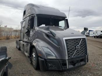  Salvage Volvo Vn
