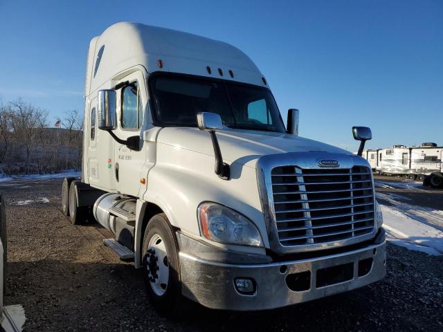  Salvage Freightliner Cascadia 1