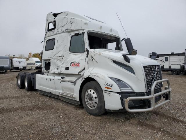  Salvage Volvo Vn