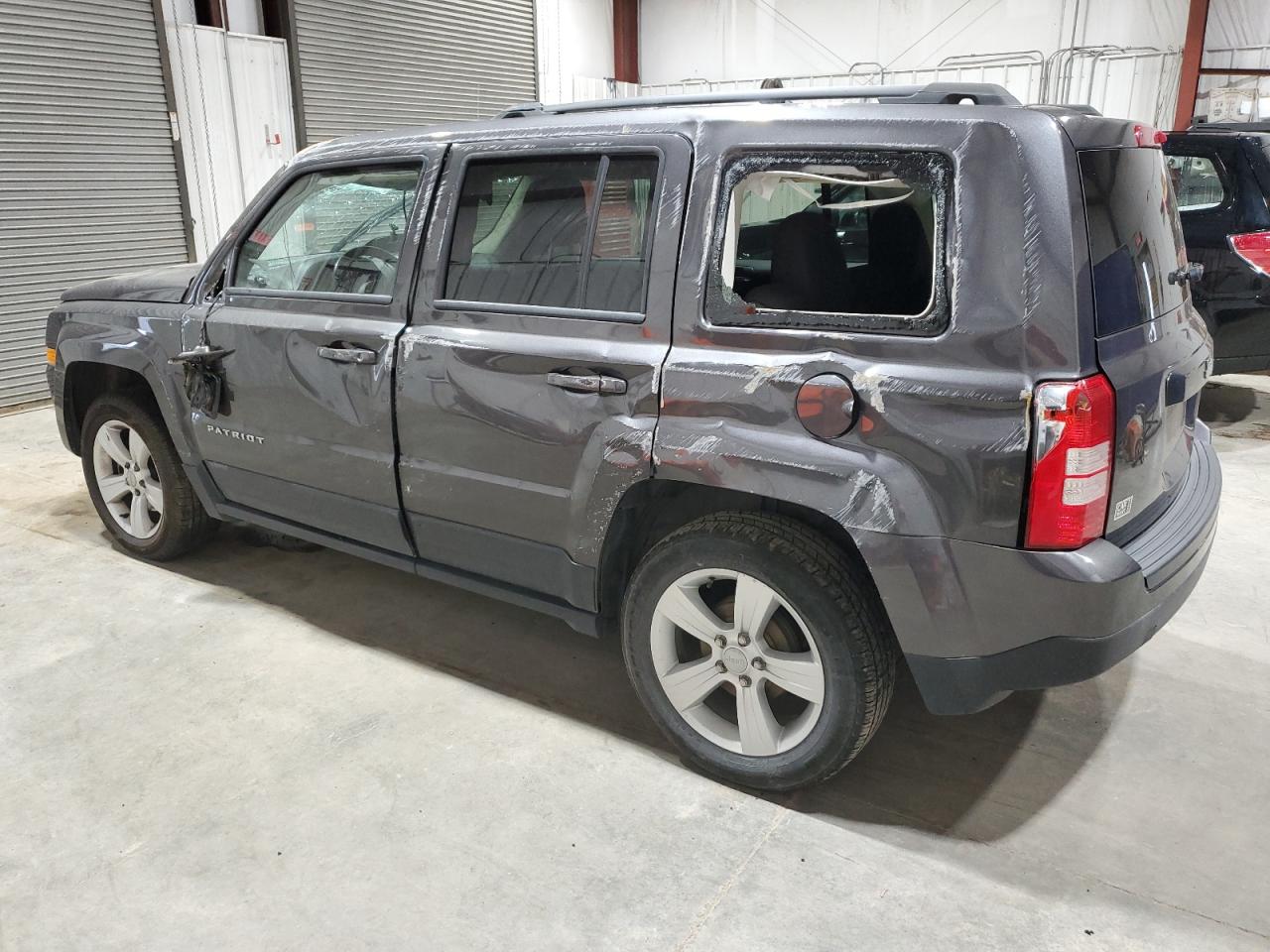 Jeep Patriot Latitude Image 8