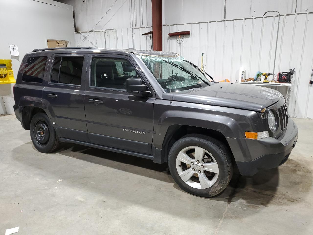 Jeep Patriot Latitude Image 10
