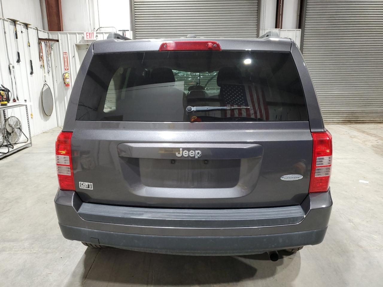 Jeep Patriot Latitude Image 4