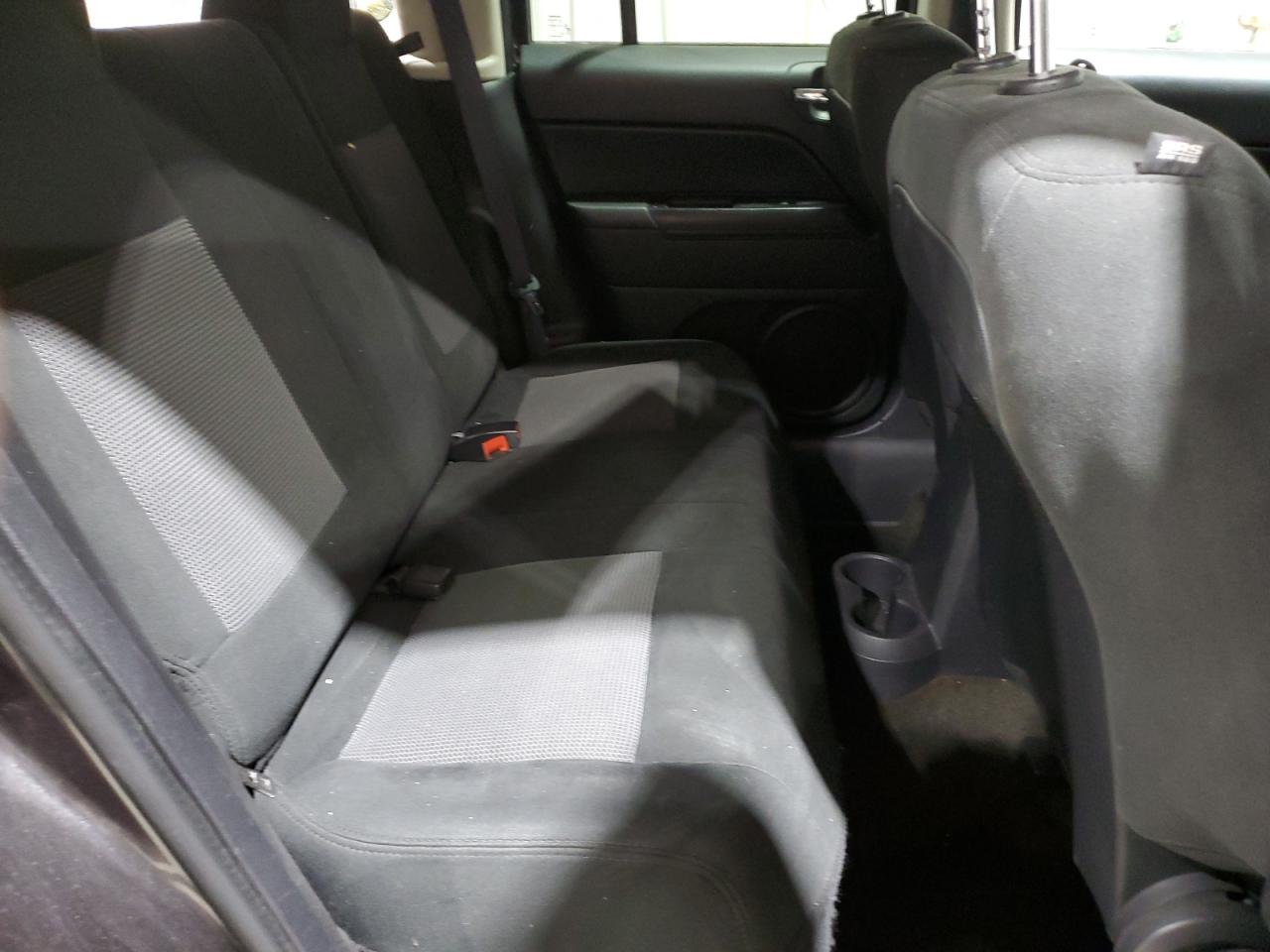 Jeep Patriot Latitude Image 12