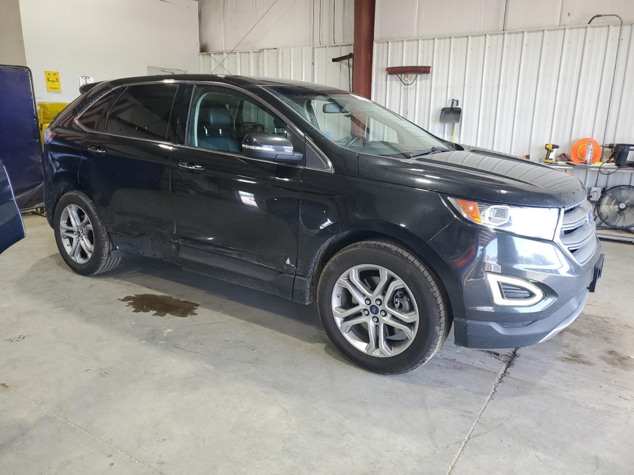 Ford Edge Titanium Image 3