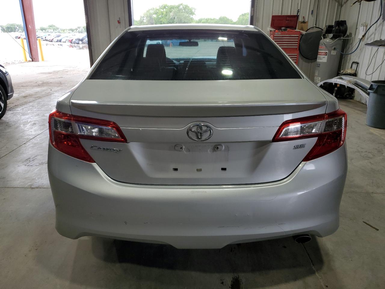 Toyota Camry L Image 5