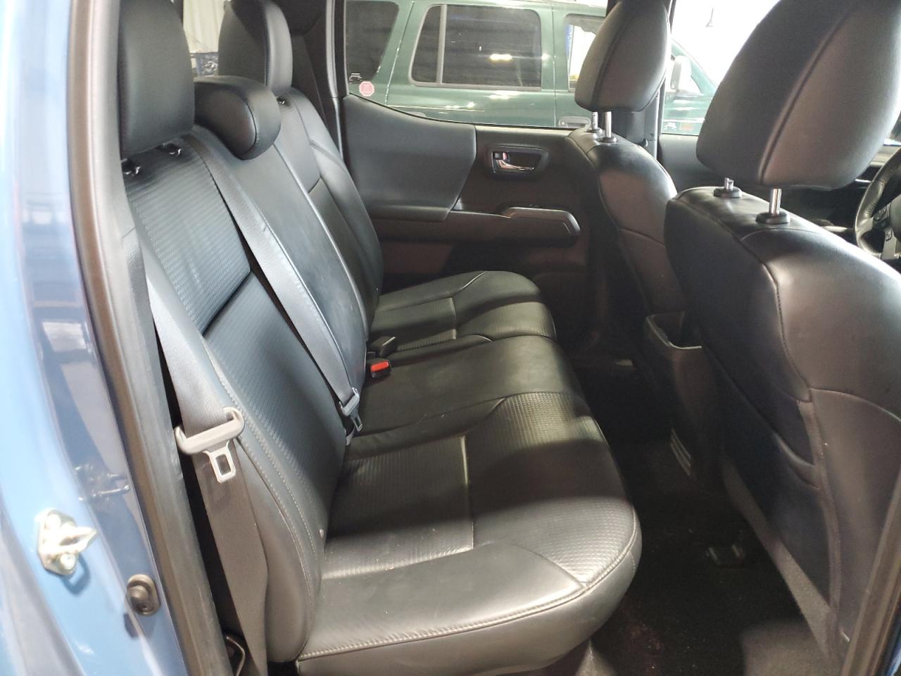 Toyota Tacoma Double Cab Image 8