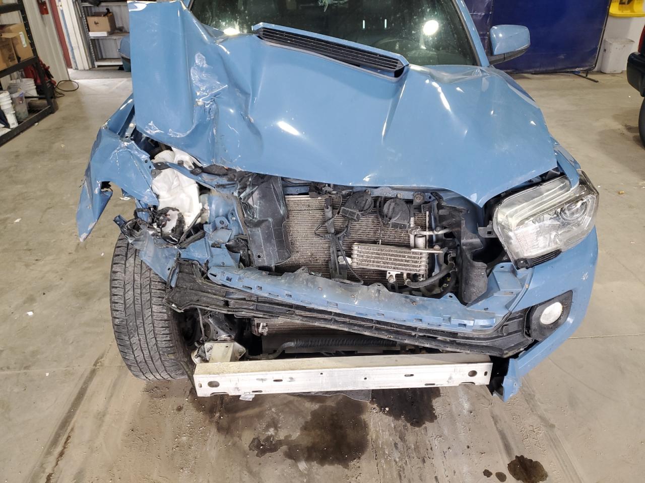 Toyota Tacoma Double Cab Image 11