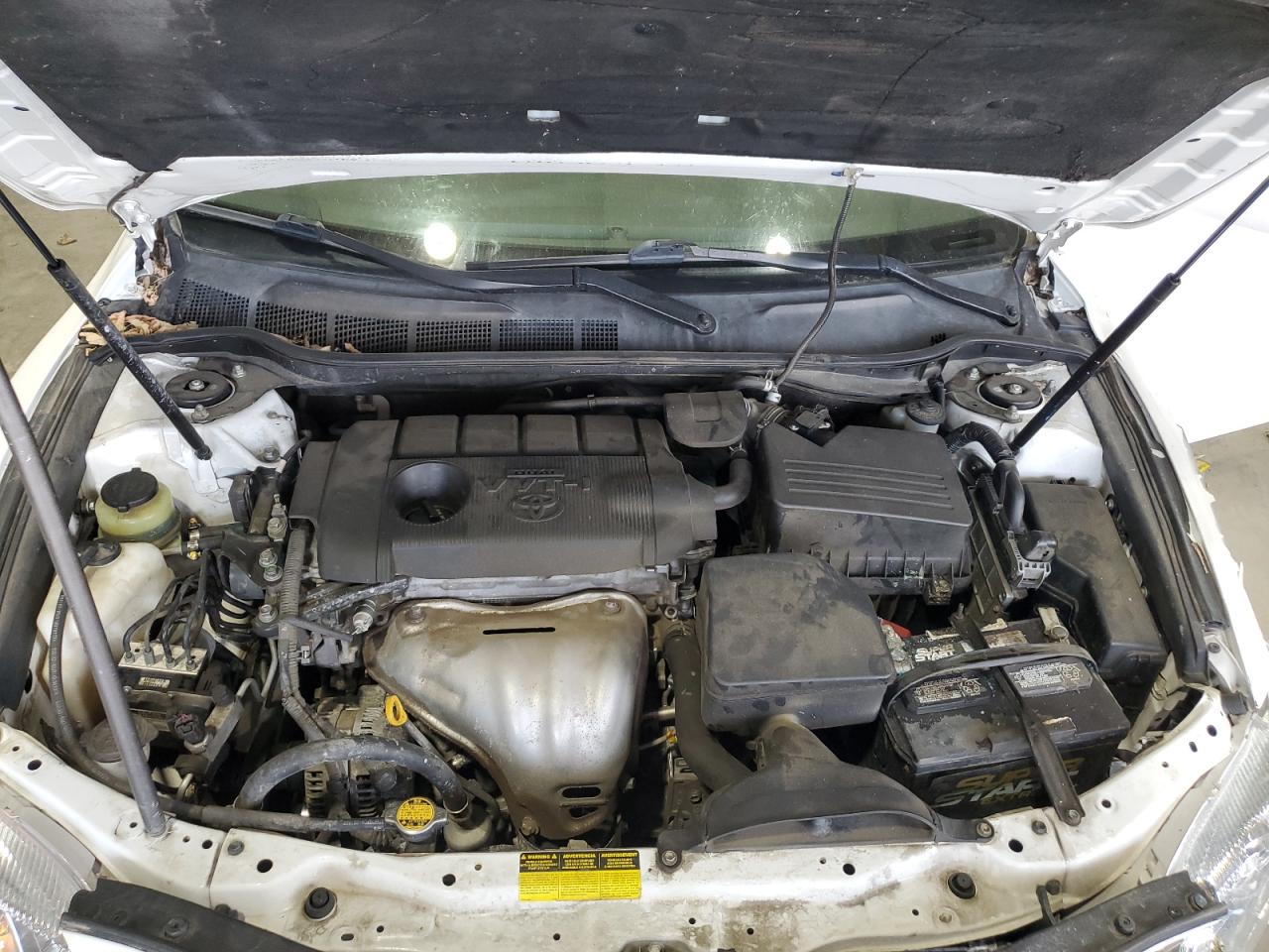 Toyota Camry Base Image 12