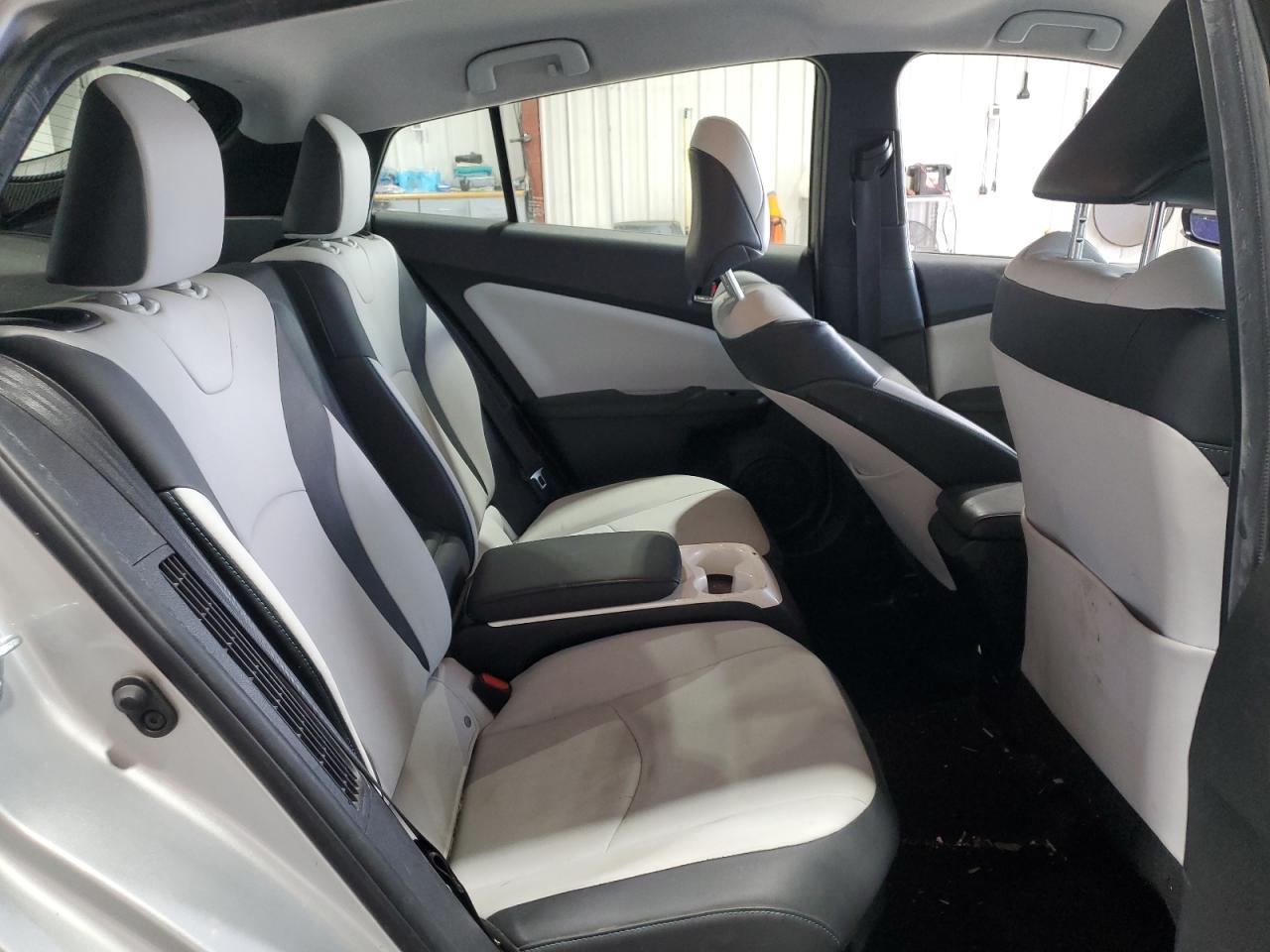 Toyota Prius Image 8