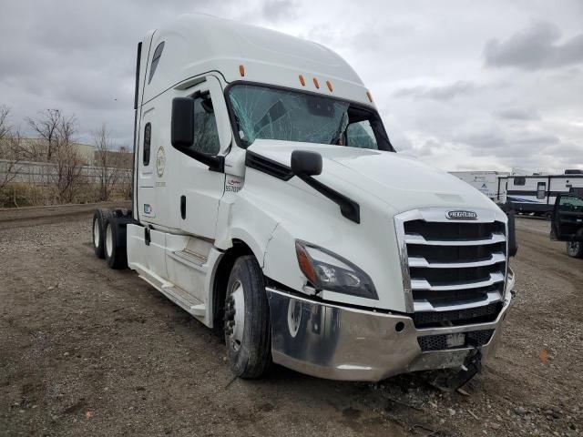  Salvage Freightliner Cascadia 1