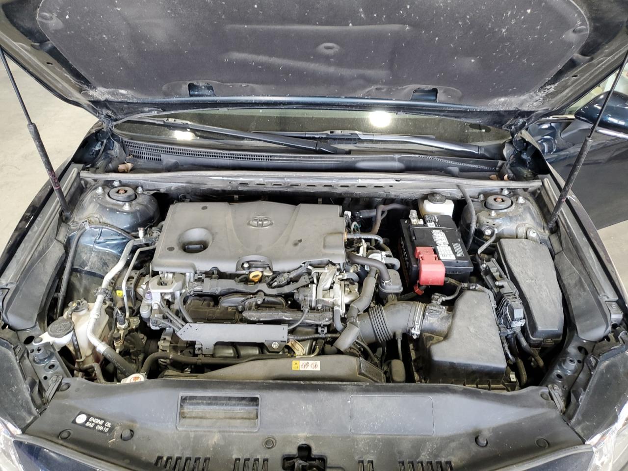 Toyota Camry L Image 10