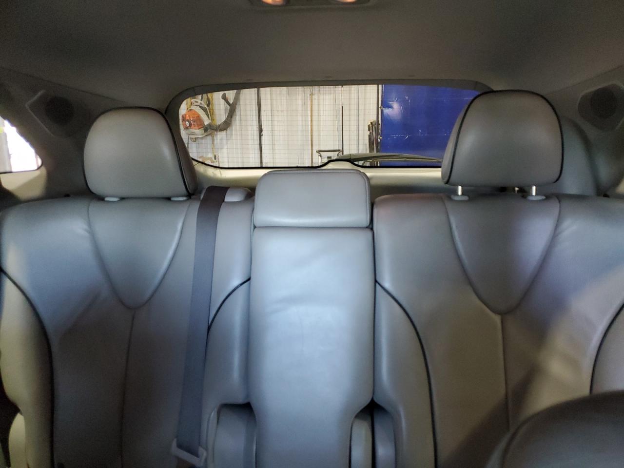 Toyota Venza Image 8