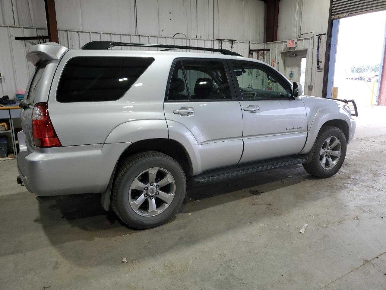Toyota 4Runner Limited Image 4