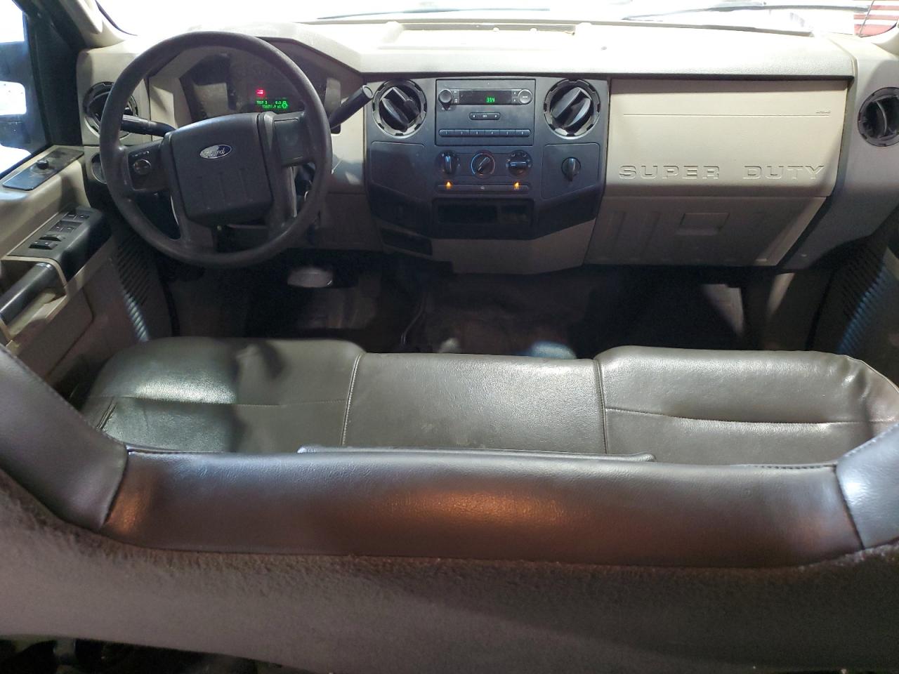 Ford F-350 Super Duty Image 11