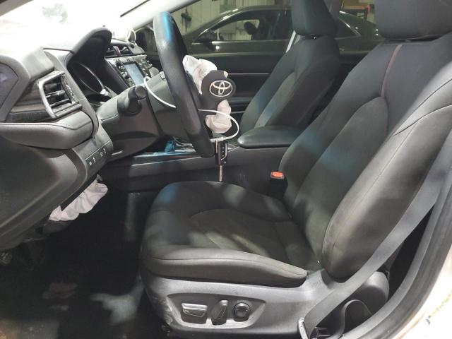 Toyota Camry L Image 8