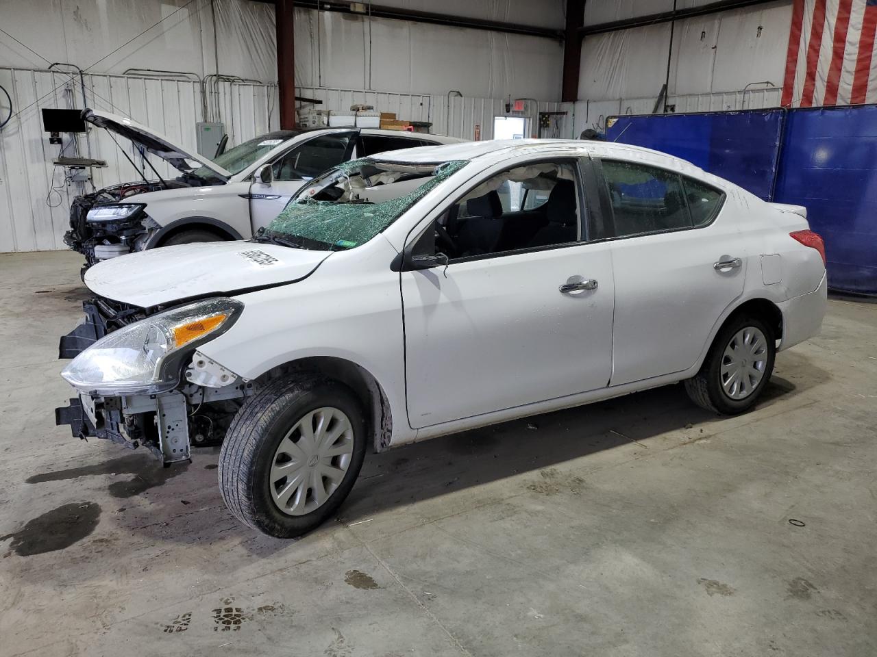 Nissan Versa S Image 1