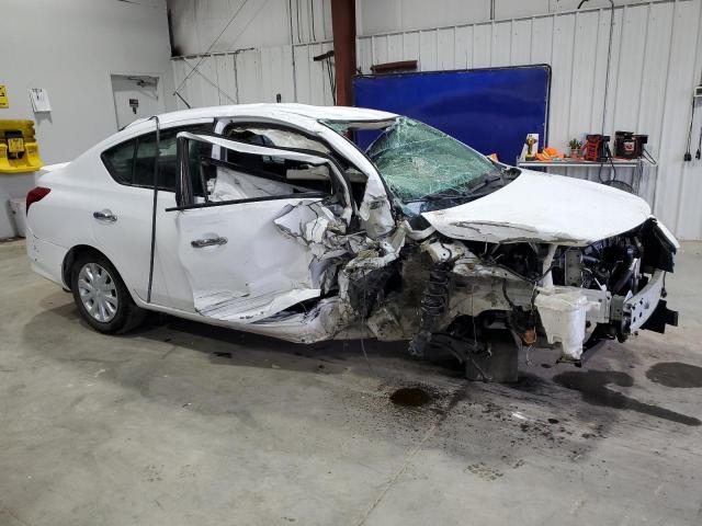 Nissan Versa S Image 3