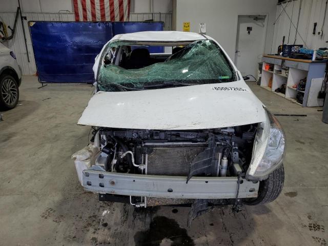 Nissan Versa S Image 9