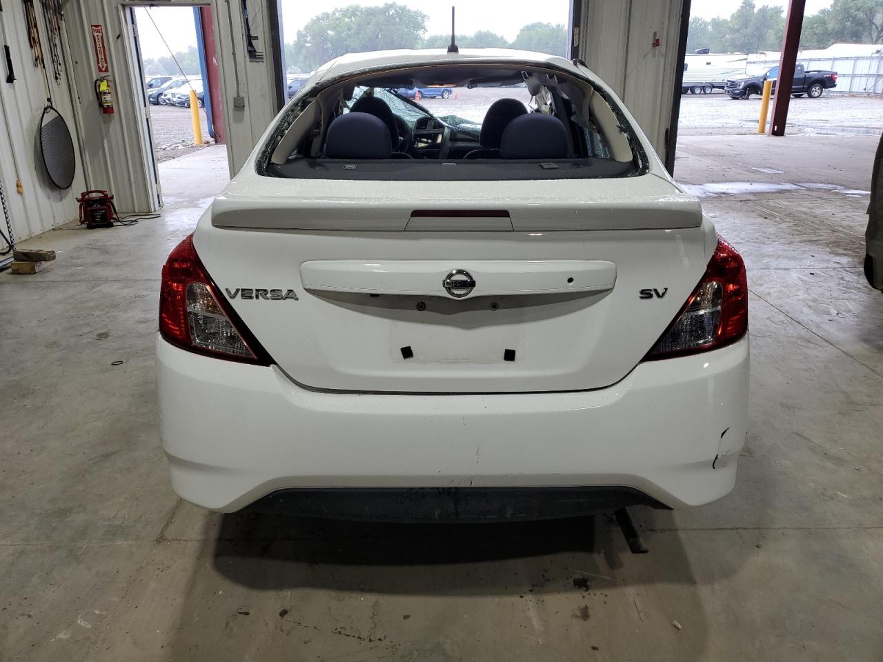 Nissan Versa S Image 11