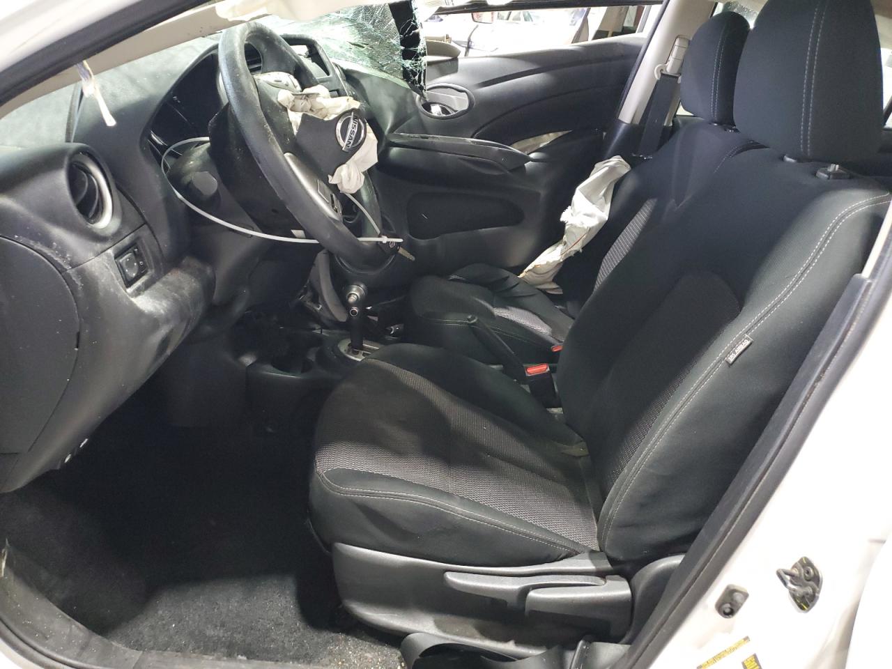 Nissan Versa S Image 6