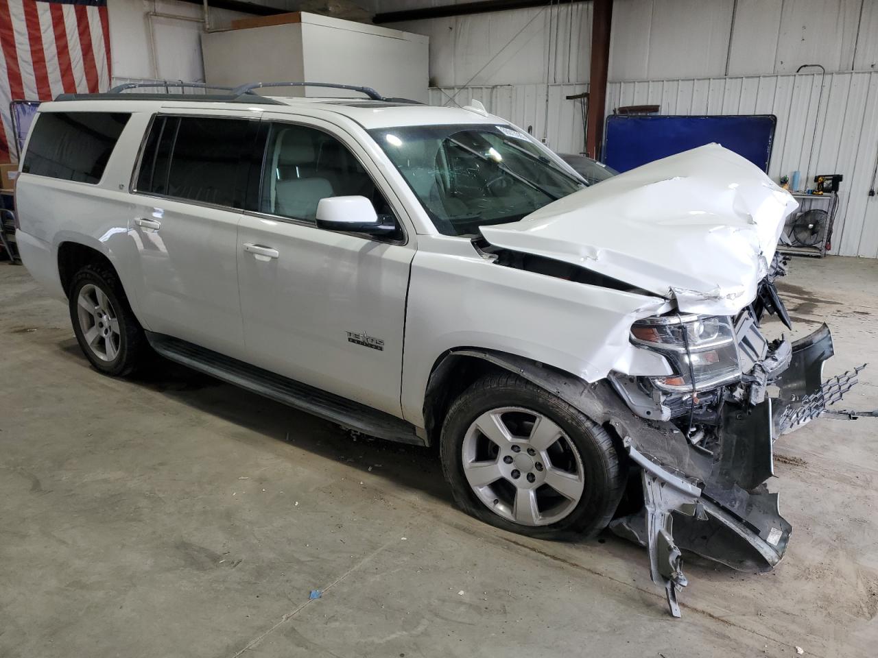 Chevrolet Suburban C1500 Lt Image 4