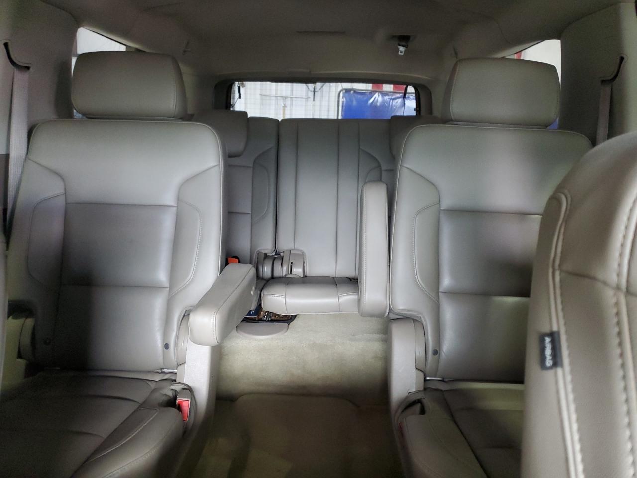 Chevrolet Suburban C1500 Lt Image 12