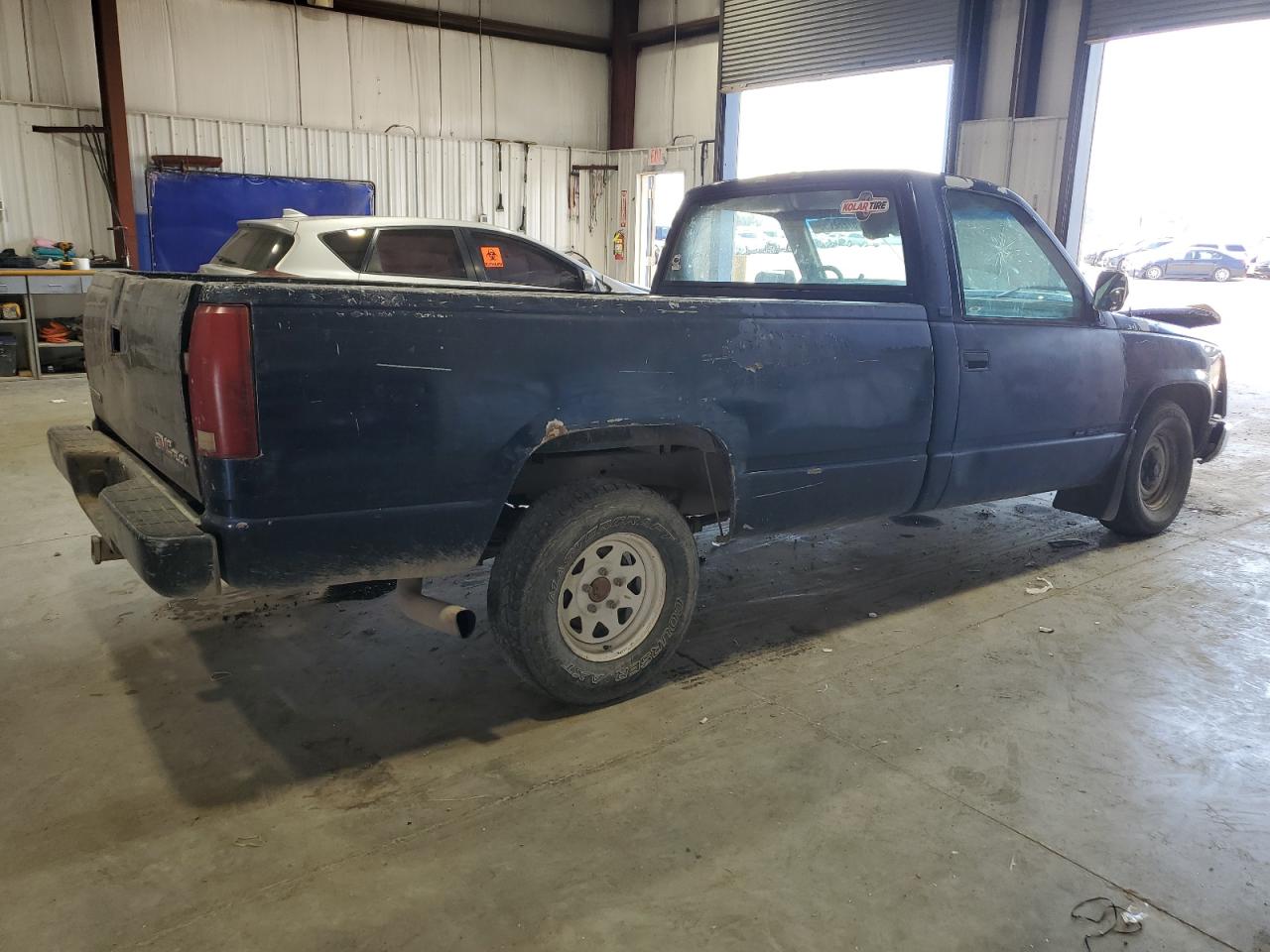 GMC Sierra C1500 Image 3