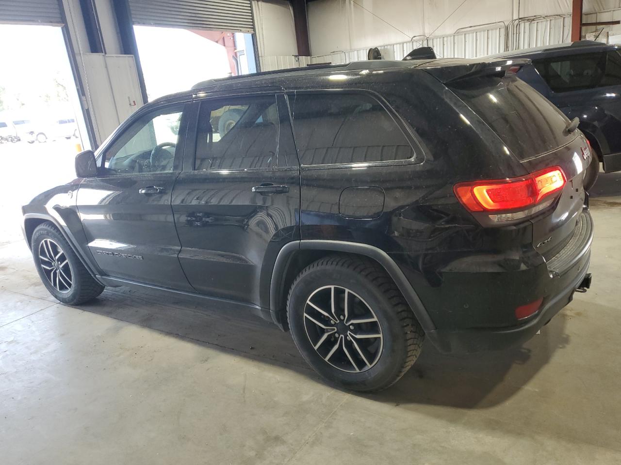 Jeep Grand Cherokee Trailhawk Image 2