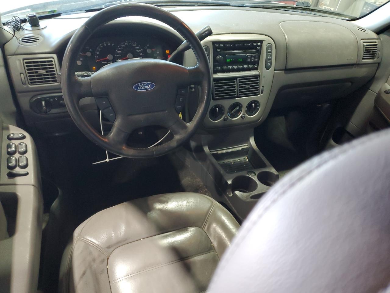 Ford Explorer Xlt Image 5