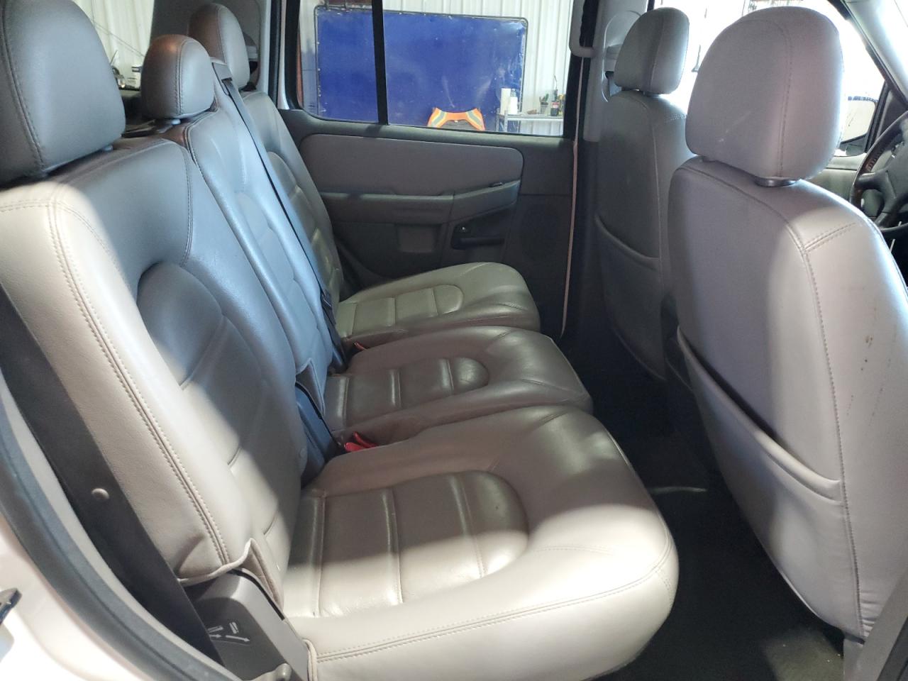 Ford Explorer Xlt Image 12