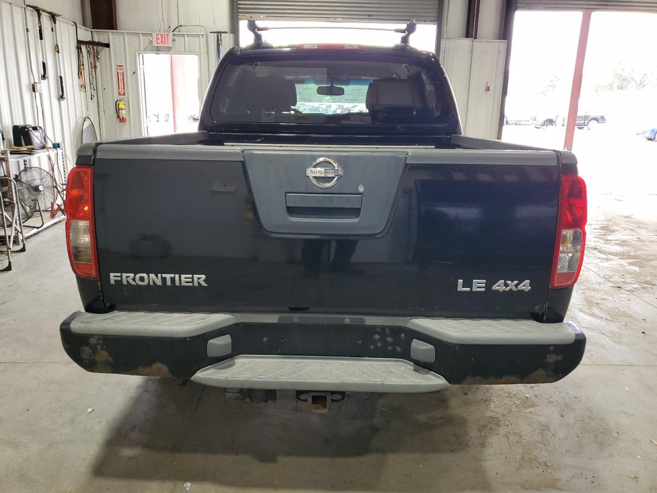 Nissan Frontier Crew Cab Le Image 5