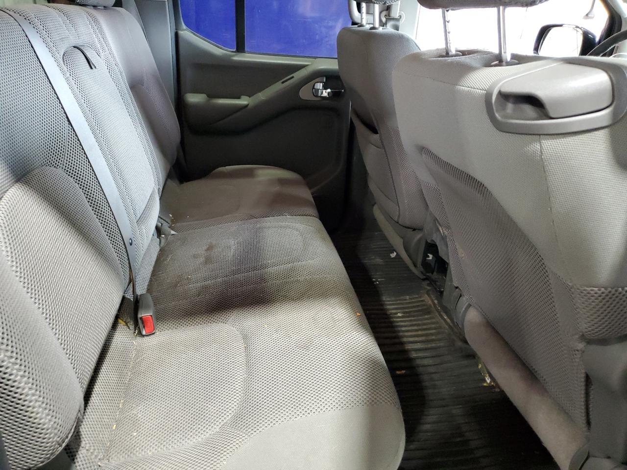 Nissan Frontier Crew Cab Le Image 11