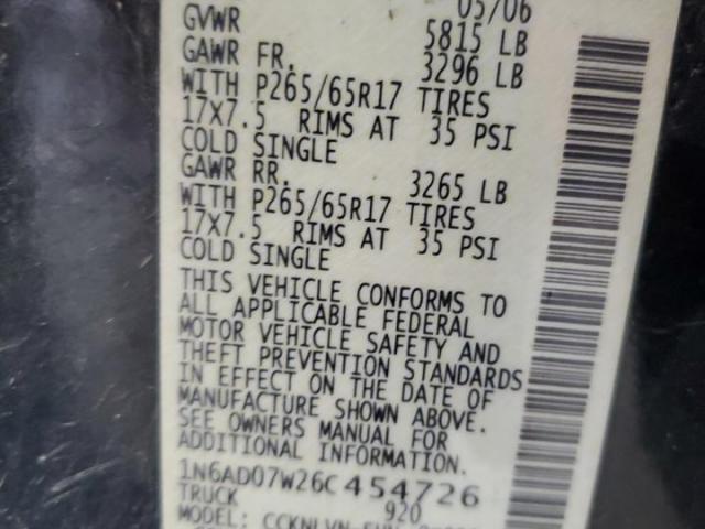 Nissan Frontier Crew Cab Le Image 10