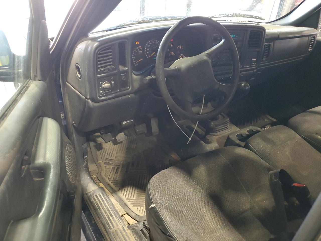 Chevrolet Silverado K1500 Image 9