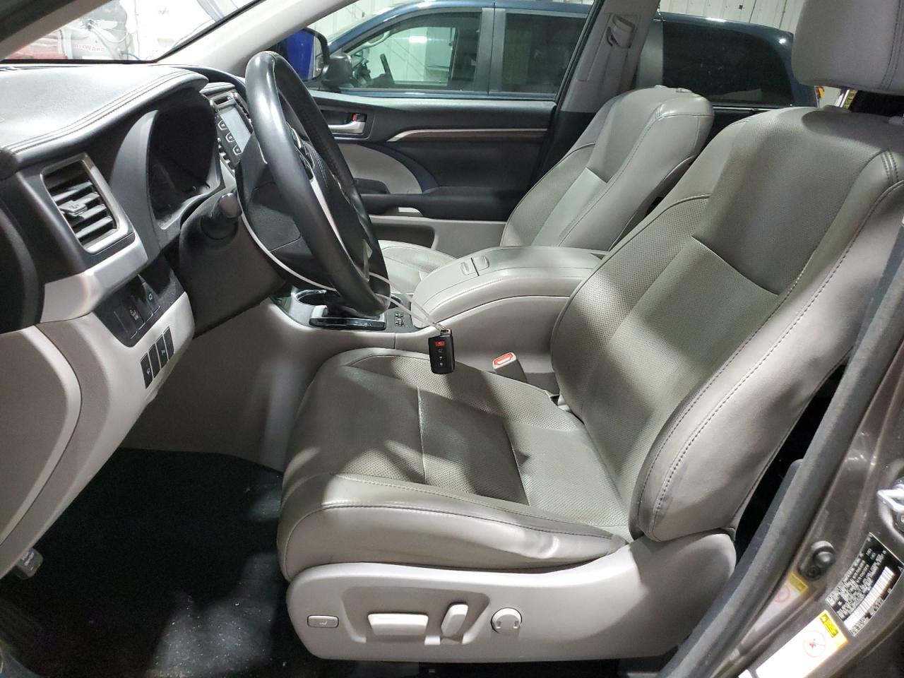 Toyota Highlander Limited Image 9