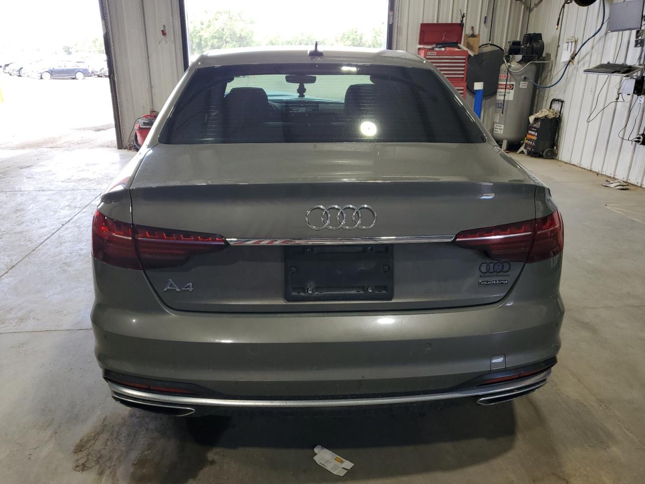 Audi A4 Premium Plus 45 Image 3