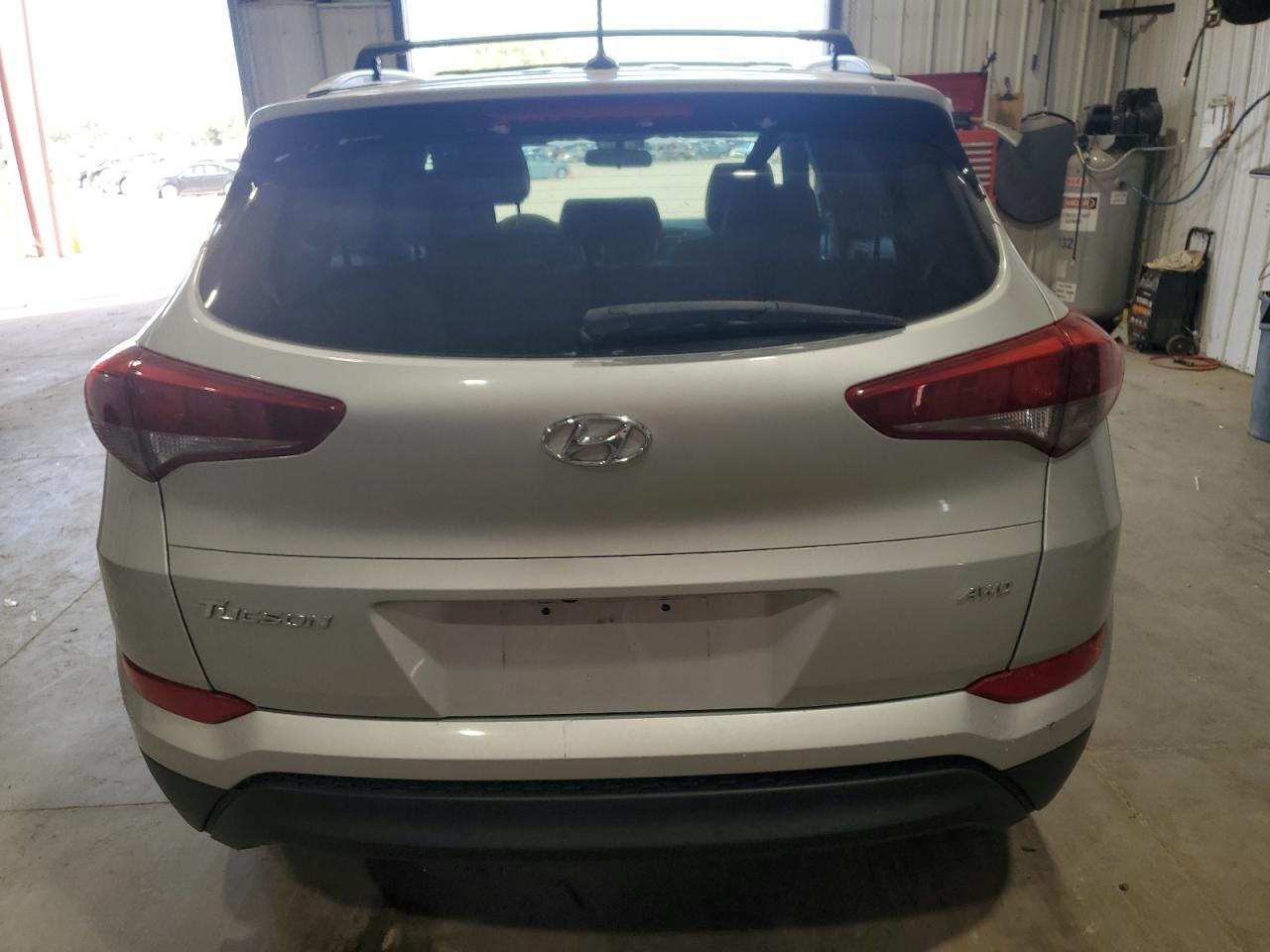 Hyundai TUCSON Limited Image 3