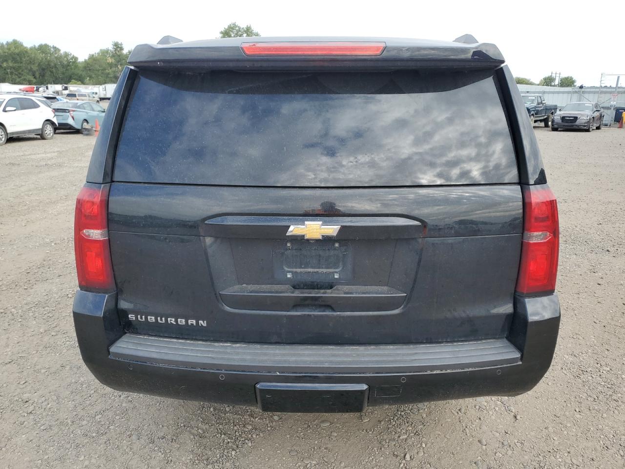 Chevrolet Suburban K1500 Lt Image 11