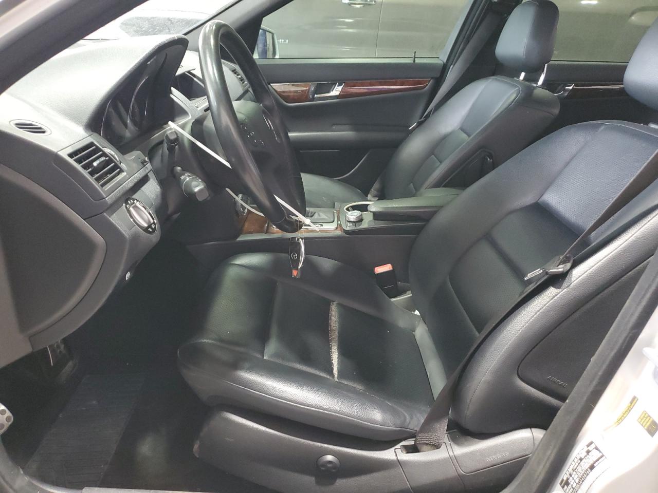 Mercedes-Benz C-Class 300 4matic Image 12