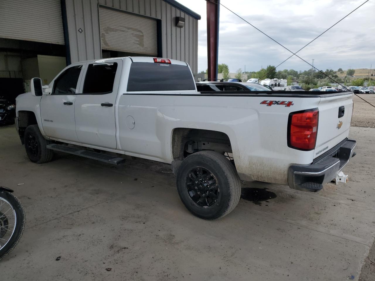 Chevrolet Silverado K3500 Image 2