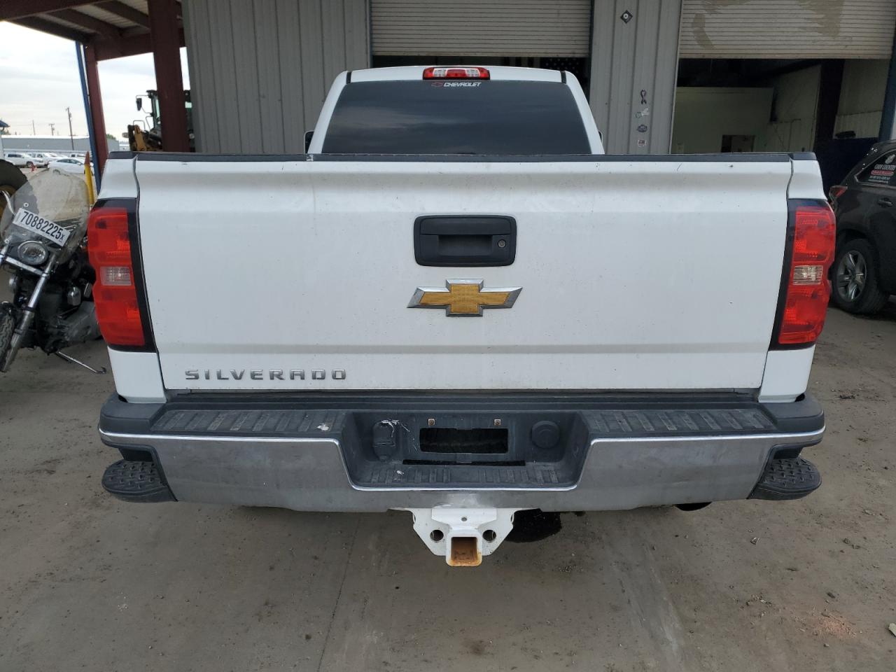 Chevrolet Silverado K3500 Image 4