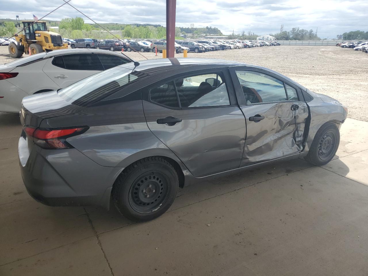 Nissan Versa S Image 2