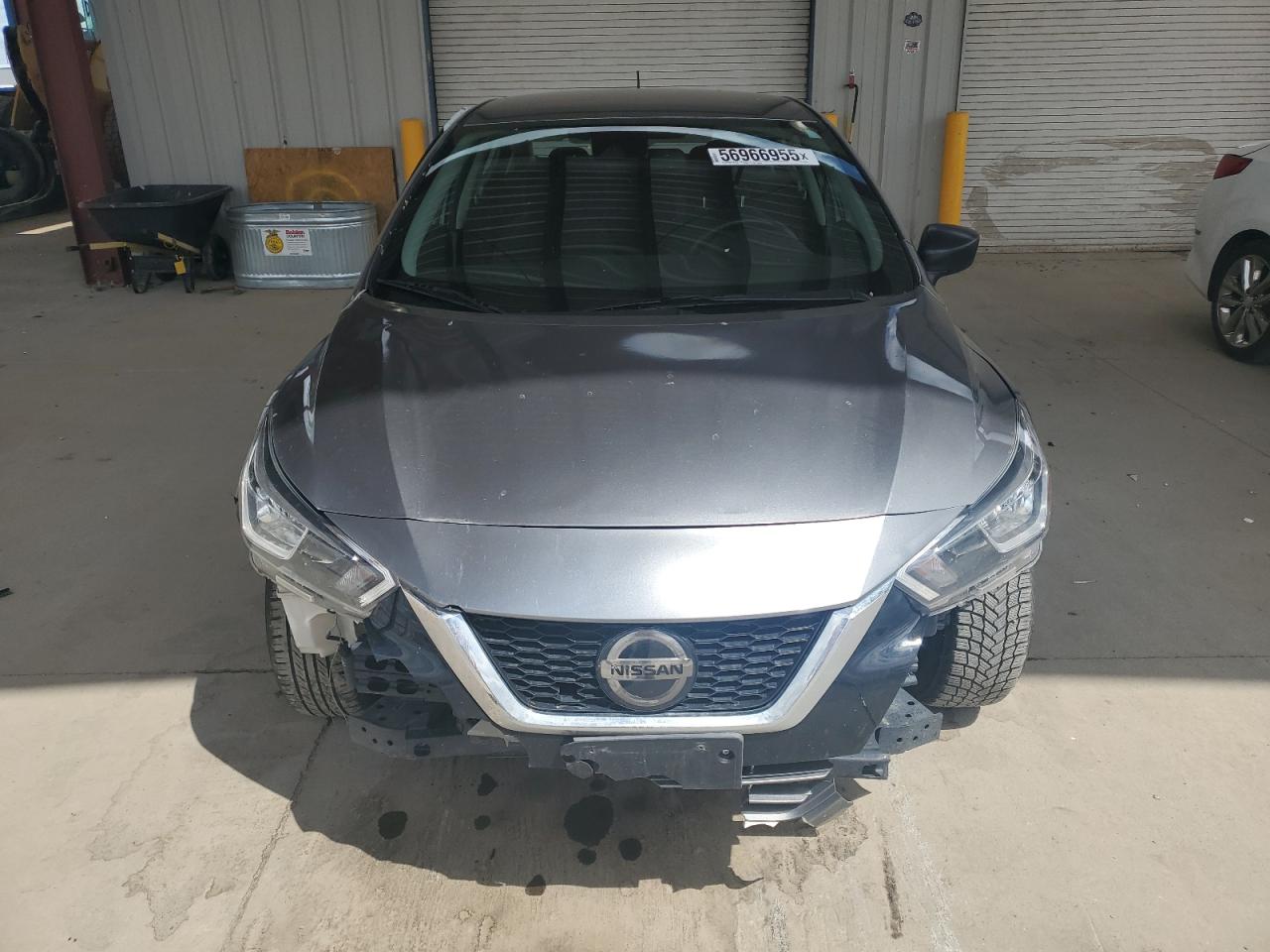 Nissan Versa S Image 9