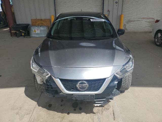 Nissan Versa S Image 9