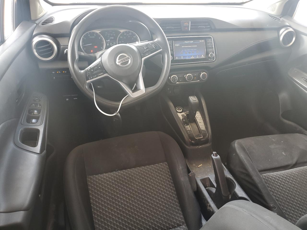 Nissan Versa S Image 6