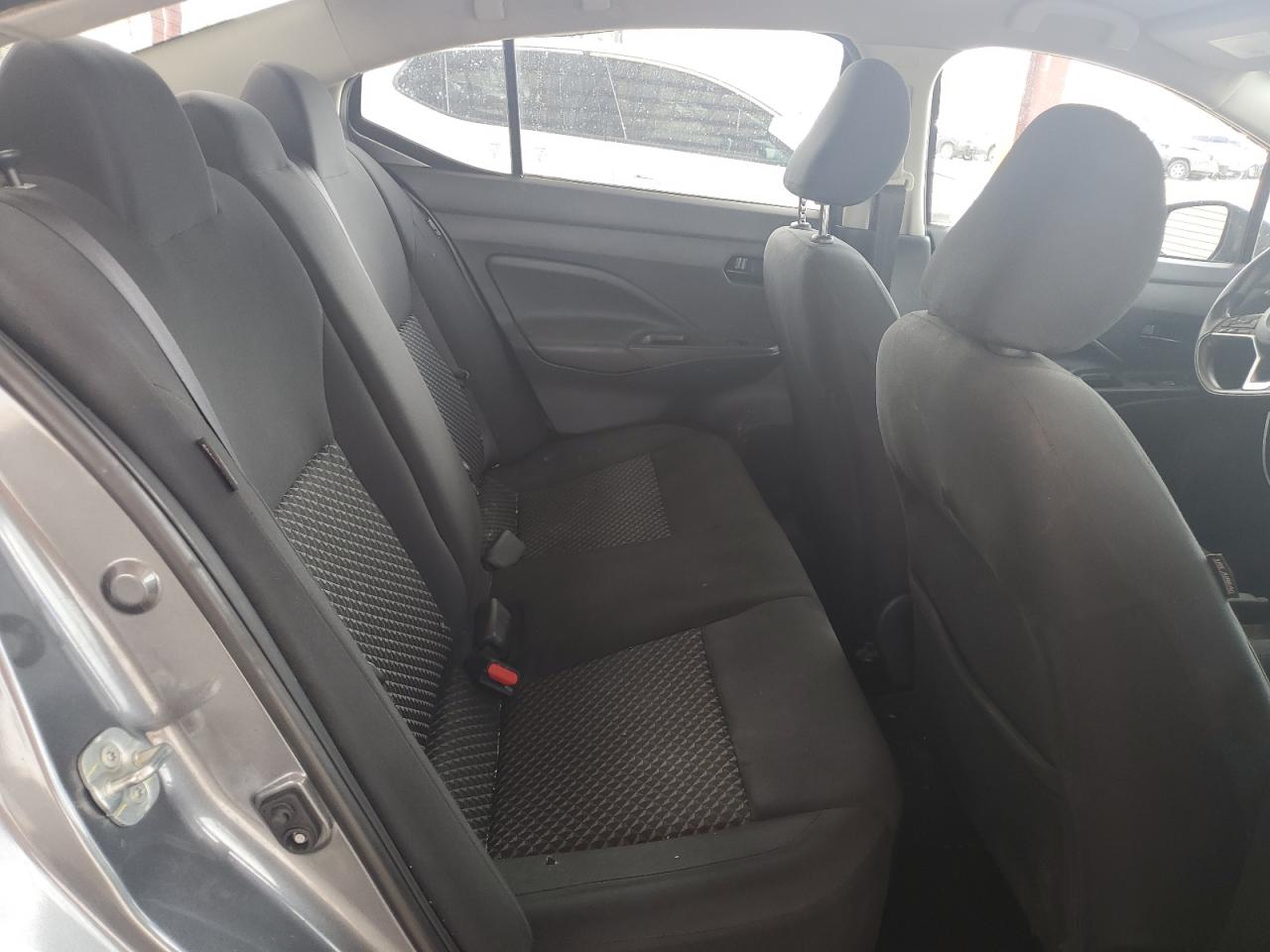 Nissan Versa S Image 10