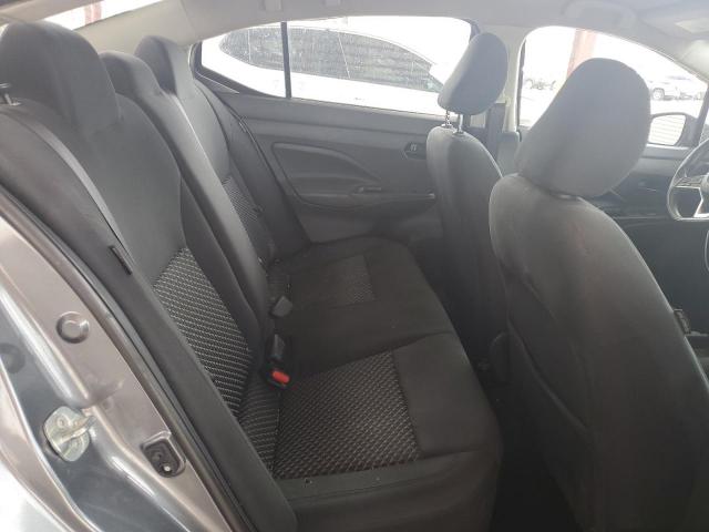 Nissan Versa S Image 10